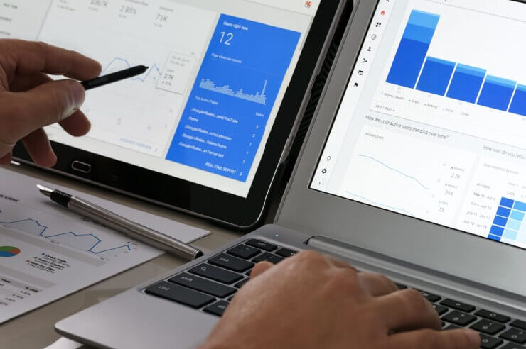 A person comparing an A/B model on Google Analytics