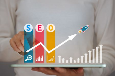 SEO graphic showing increase in traffic