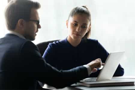 Oyova SEO specialist with client.