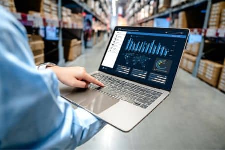 warehouse analytics dashboard tracking 3pl performance metrics.